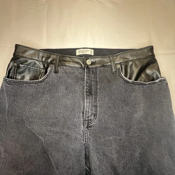 Abercrombie & Fitch '90s Relaxed High Rise Curve Love Jeans Washed Black - Picture 3 of 7